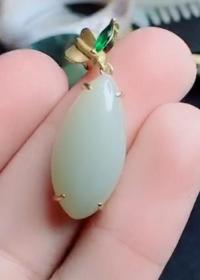 【精品】和田玉s925银镀14k金镶嵌碧玺水滴吊坠23.5*11.1*6.7mm