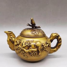 黄铜梅花壶，器型厚重