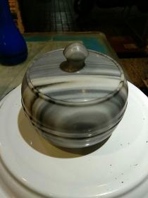 圆柱形 大理石茶叶盒一个配有盖子【有裂纹；图片为实拍，品相以图片为准】