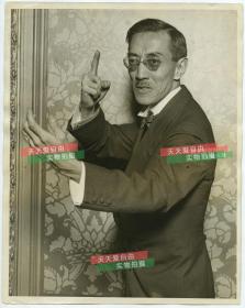 民国1927年中华民国外交官，教育学者，作家和哲学家谢德怡 Tehyi Hsieh 先生肖像照片，25.7X20.3厘米。