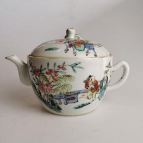 清代粉彩人物瓷茶壶桶壶