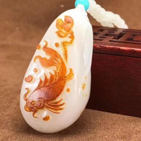 和田羊脂白玉红金皮籽料连年有余39克5X2.3X2.2厘米AWM