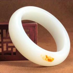 和田羊脂白玉枣红皮籽料手镯5.7圈109克ABMN