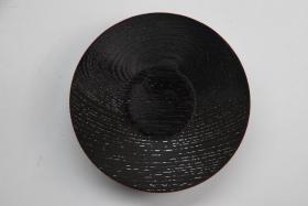 日本传统漆器——松江木胎漆器；石村英一制作“老圆茶托（茶盘）”5支一套全（带原纸盒)木纹明显，干净、光滑， 直径为：12.2cm、高约：2cm。