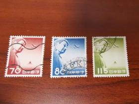 日本1953年发行的航空邮票三枚