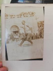 1933年全国运动会褚民谊在中央体育场国术场表演太极拳