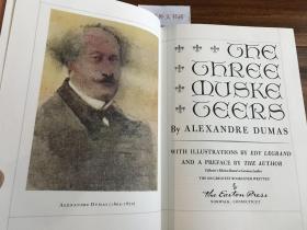 近全新！【包国际运费和中国海关关税】The Three Musketeers，《三个火枪手》，Alexandre Dumas / 大仲马（著），伊东书局出版的 “有史以来最伟大的100本书” 之一，Collector's Edition / 收藏版，1978年出版（请见实物拍摄照片第5张版权页），精装，厚册，420页，豪华全真皮封面，三面刷金，珍贵外国文学参考资料！