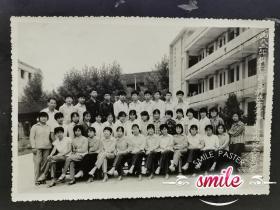 八十年代贵州省铜仁三中文科高考上线同学合影1983年