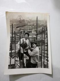 七十年代老照片电焊女工，建筑工人，建筑工地