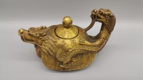 古玩铜器收藏，黄铜赑屃壶，壮猛有力，高贵尊荣，品相完整，包浆润泽！