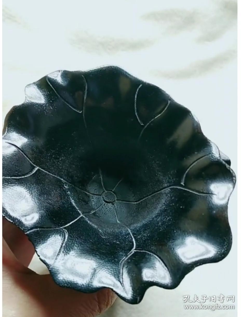 【馆藏级】和田玉籽料精雕荷叶型制茶器