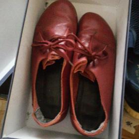 女红皮鞋