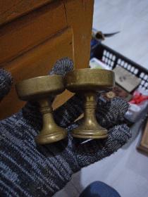 佛灯两个，铜器灯，旧物件。响铜