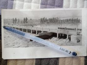 1972年照片，宁夏回族自治区银川引黄灌区，修建一新的唐涞渠渠首