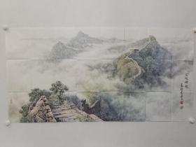 保真书画，郭雅玉四尺整张精美山水画《古城烟晓》一幅。 郭雅玉，1959年生于北京，中国山水画研究院画家。擅长风景山水画，作品追求借景写情，融主客观和情景于一体，力求写实主义和浪漫主义的结合，受到国内外机构和收藏家的广泛关注。郭雅玉以其对艺术的真诚，执着追求创新，勇于突破传统程式，在思想和艺术上都走出了一条成功的足以启人心智的艺术之路。