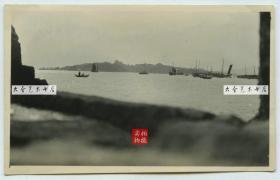 民国山东青岛或烟台一带海面航道船只往来老照片