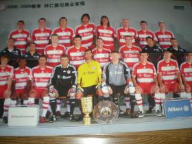 2008-09  拜仁慕尼黑    全家福  拉姆 里贝里 克洛泽  等 海报  足球俱乐部赠送 另一面是   德罗西
