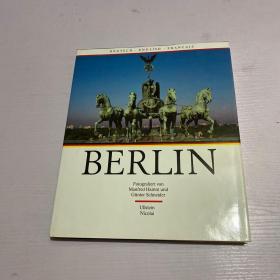 BERLIN （DEUTSCH.ENGLISH.FRANCAIS）《柏林》（德英法三种语言柏林风景画册）