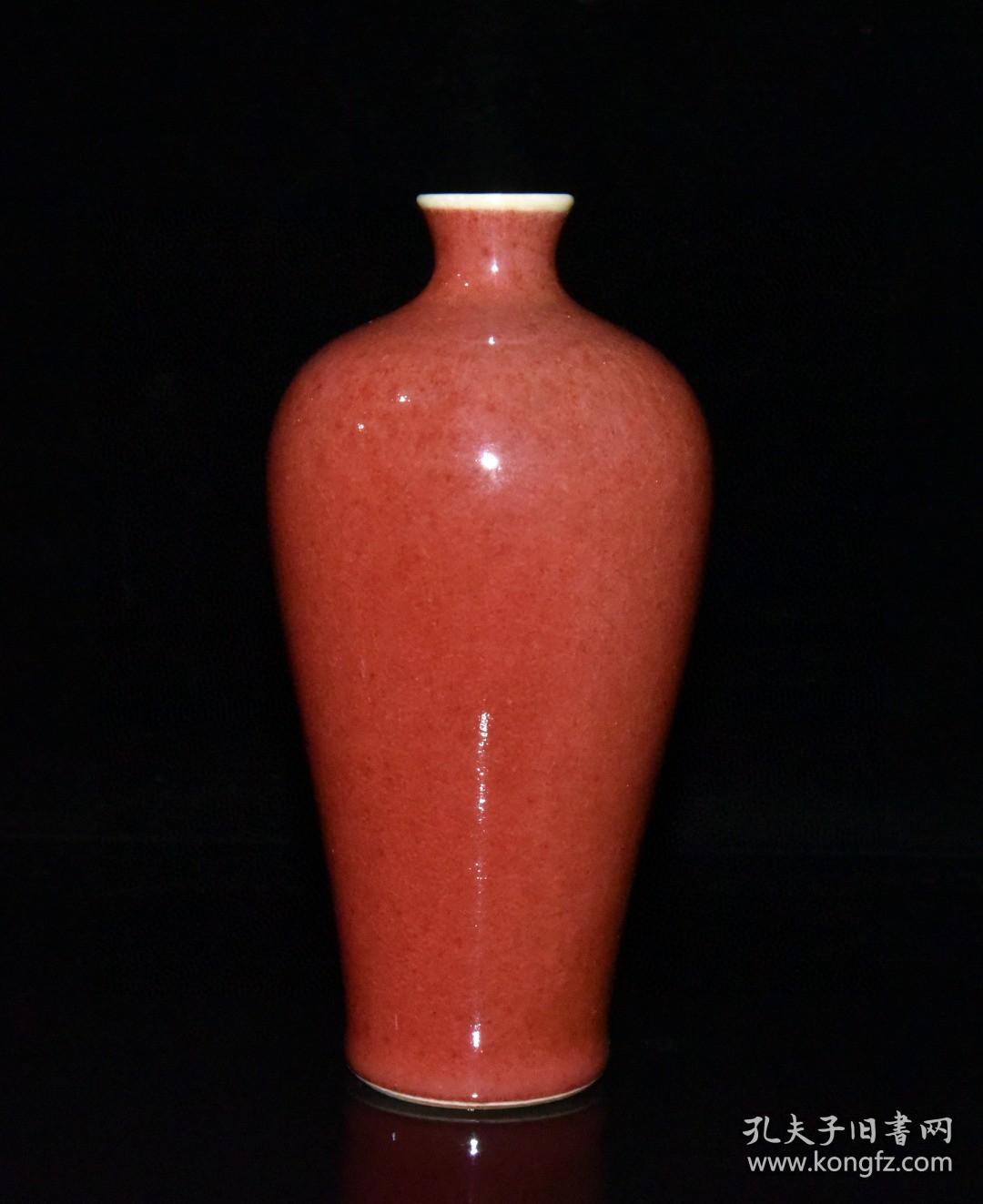 清代霁红釉梅瓶