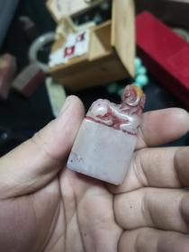 老寿山石芙蓉石精品闲章印文：呼墨为卿。适用：闲章，藏书章，书签章，书画用补空、压角、拦腰等等，吴悦款。
