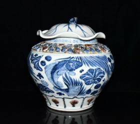 元代青花釉里红鱼草纹雕刻捏花荷叶盖罐【26x24.5cm】