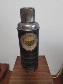 上个世纪20—40年代
优质国货长城牌热水瓶