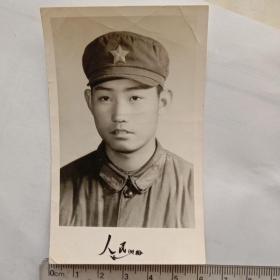 老照片83——解放军人着装半身像