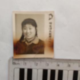 老照片79——60年代单人照片（带毛主席头像和语录）
