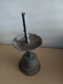 《锡制 腊烛台》农村拆迁收来！品相如图，自鉴自定！高22厘米，长22厘米，宽10厘米，重520克！超低价出售！