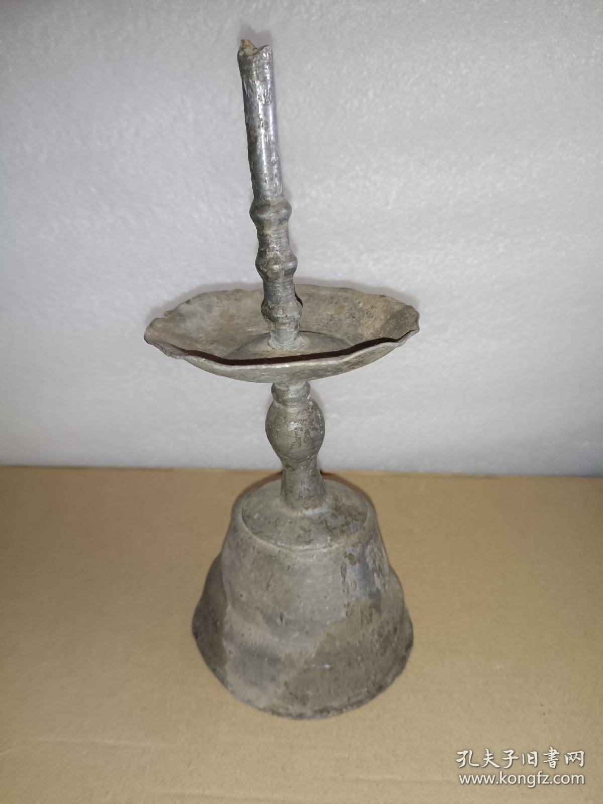 《锡制 腊烛台》农村拆迁收来！品相如图，自鉴自定！高22厘米，长22厘米，宽10厘米，重520克！超低价出售！