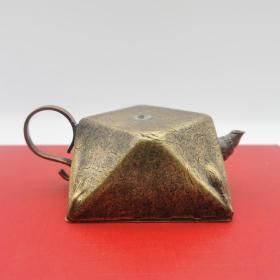 文房用品：黄铜水滴壶，造型独特，做工精美，包浆润泽！尺寸重量 如下图