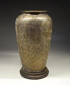 民国时期雕花仕女图花瓶(白铜制镀银)高24cm口寛14cm重1500克