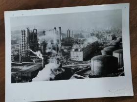 **时期：原版黑白照片"工厂"。