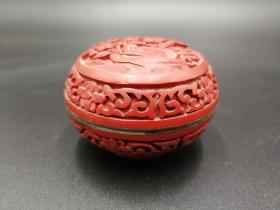 精品出口创汇时期雕漆剔红花卉纹铁胎香盒一件，做工精细