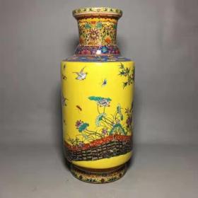黄底斗彩花鸟图花瓶长18厘米宽18厘米高42厘米