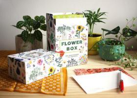 十位艺术家的花花礼盒百张盒装Flower Box: 100 Postcards by 10 artists (100 botanical artworks by 10 artists in a keepsake box)