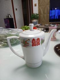 双囍龙凤图陶瓷老茶壶一个