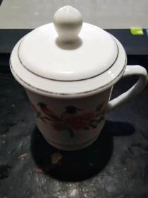 双鸟登花枝茶杯（底有祁门字，外釉有一烧掉釉，有盖或不原配，但吻好）