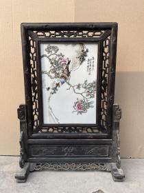 清中期红木透空雕花框镶粉彩花鸟瓷板画竖插屏《鸟语花香》