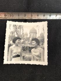 八十年代姐妹教堂外照片