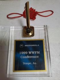 摩托罗拉1999WWFM会议纪念笔架