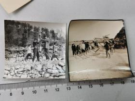 1965安徽农村社员夯土和女社员夏收打麦老照片两种
