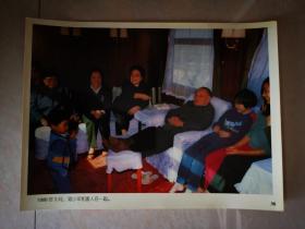 老照片：1988年2月，邓小平一家人在一起