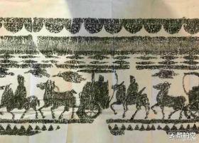 汉代画像石原拓拓片:缉盗图原拓拓片

镇馆之宝——徐州画像石博物馆——缉盗图，全长图8米，汉画像石原拓拓片，保证原拓拓片《缉盗荣归图》尺幅巨大，生动精美，堪称汉画像精品中的精品，