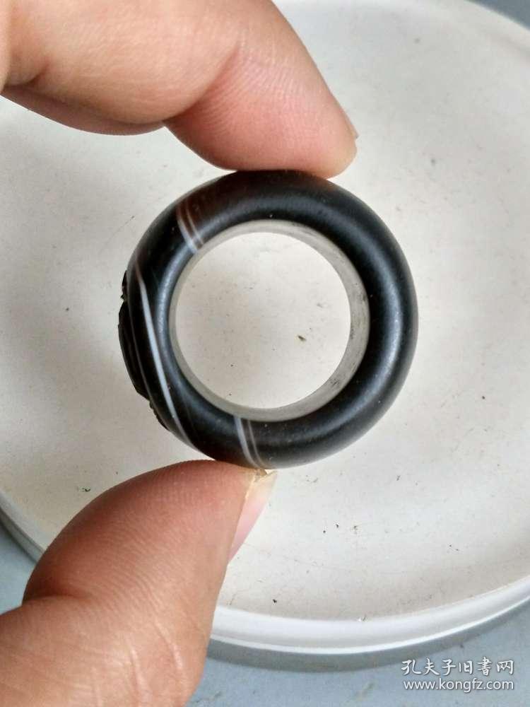 清代传世少见的老天珠戒指  . .