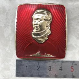 红色纪念收藏**时期毛主席像章胸针徽章包老物件围脖军舰