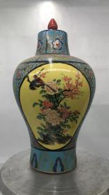清.乾隆粉彩花鸟琉梅瓶