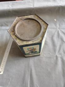 七十年代 蚌埠食品厂出品 幸福饼干 六角铁筒 一件