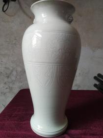 德化窑铺首白瓷瓶