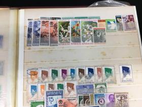 各国各种邮票，中国人民郵政航空郵票 天安門 天壇 蝶 马来西亚 缅甸英美等地邮票册